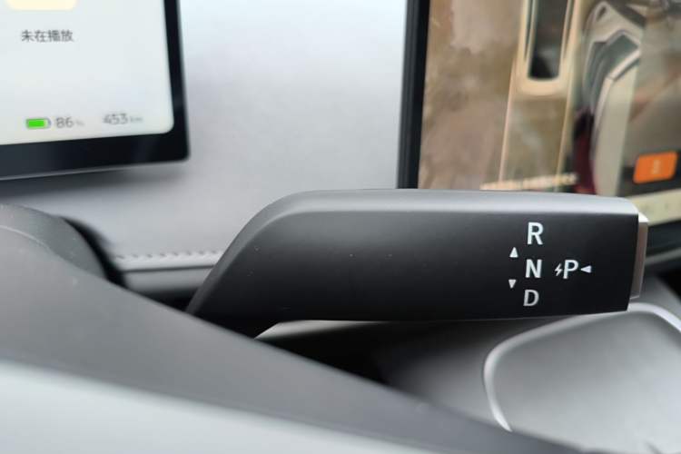 Used Nissan N7 2025 510 Pro Gear Lever