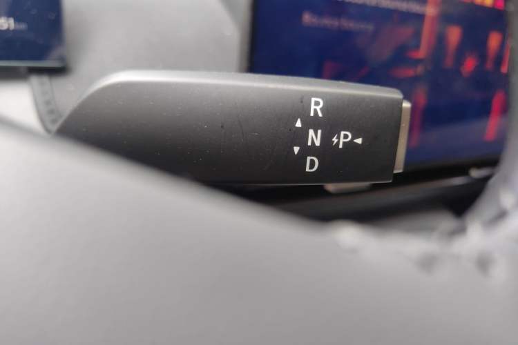 Used Nissan N7 2025 625 Max Gear Lever