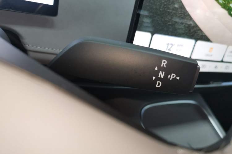 Used Nissan N7 2025 510 Max Gear Lever