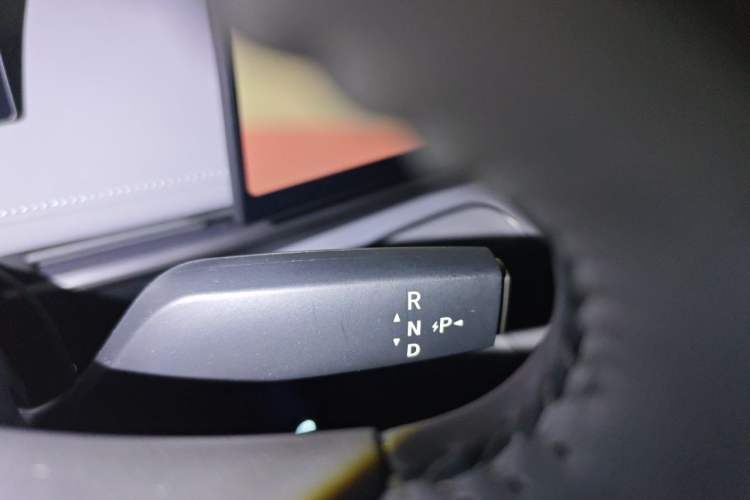 Used Nissan N7 2025 510 Pro Gear Lever