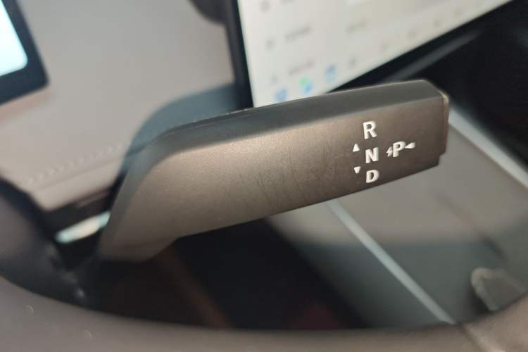 Used Nissan N7 2025 625 Pro Gear Lever