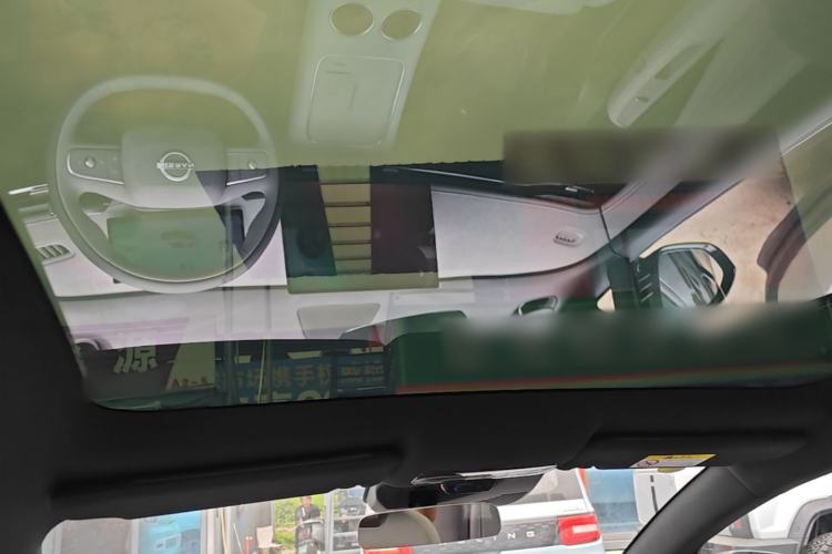Used Nissan N7 2025 625 Pro Headliner