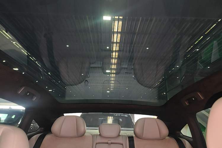 Used Nissan N7 2025 625 Max Headliner