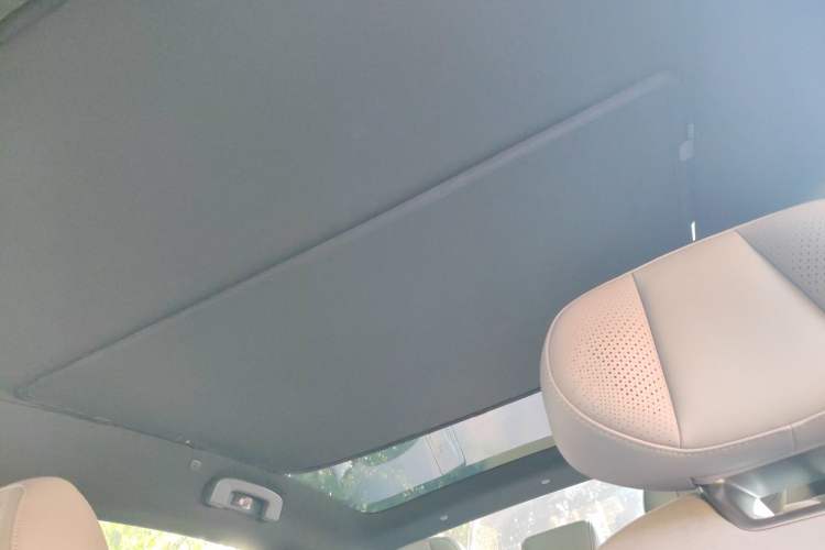 Used Nissan N7 2025 510 Pro Headliner