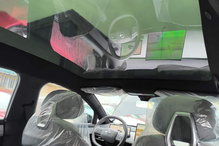 Used Nissan N7 2025 625 Pro Headliner