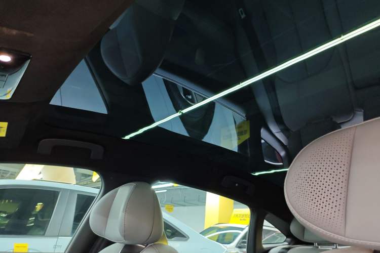 Used Nissan N7 2025 625 Max Headliner