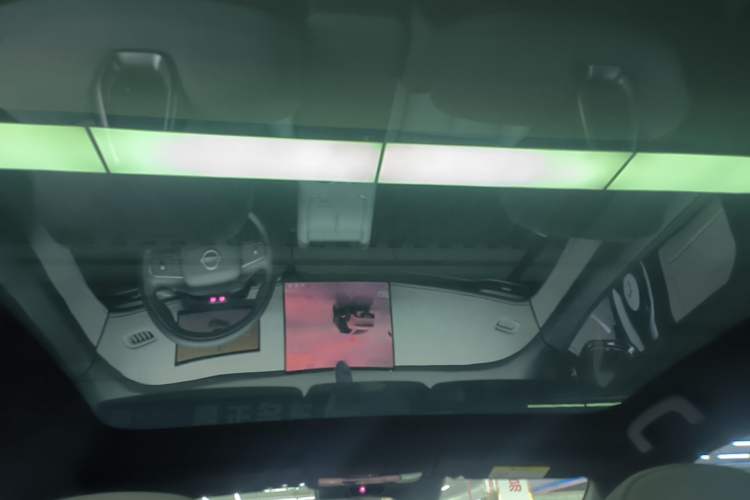 Used Nissan N7 2025 625 Max Headliner
