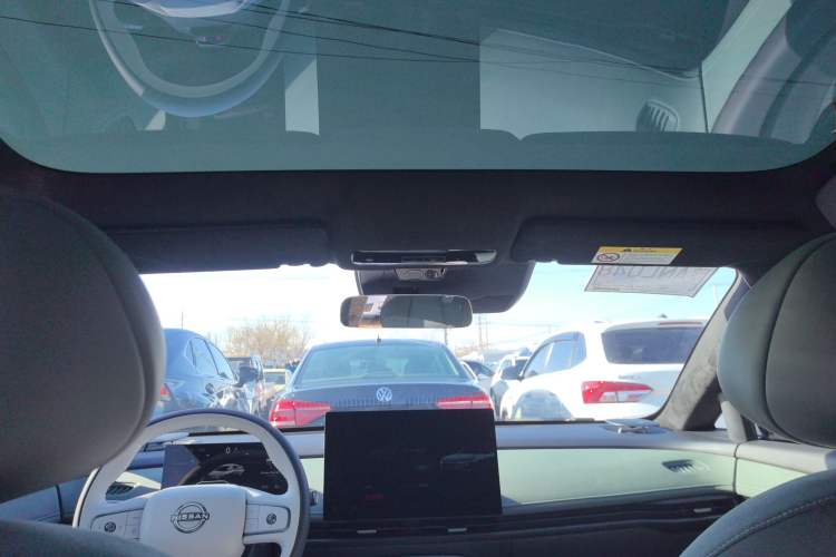 Used Nissan N7 2025 510 Max Headliner