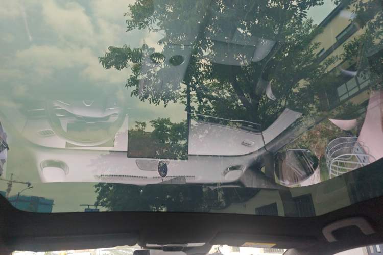Used Nissan N7 2025 625 Max Headliner