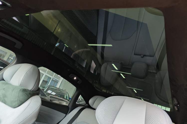 Used Nissan N7 2025 625 Max Headliner