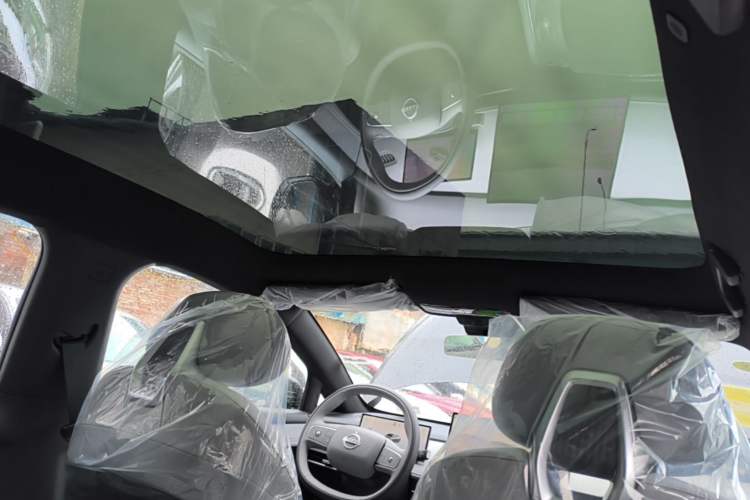Used Nissan N7 2025 625 Pro Headliner