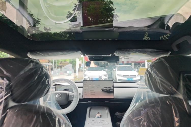 Used Nissan N7 2025 625 Pro Headliner