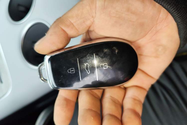 Used Nissan N7 2025 510 Pro Interior 1