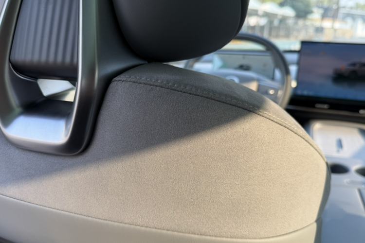 Used Nissan N7 2025 510 Air Interior 12