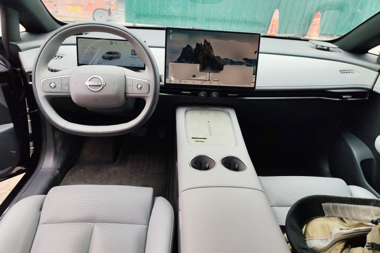 Used Nissan N7 2025 510 Pro Interior 2