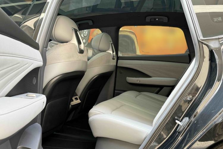 Used Nissan N7 2025 510 Pro Interior 2