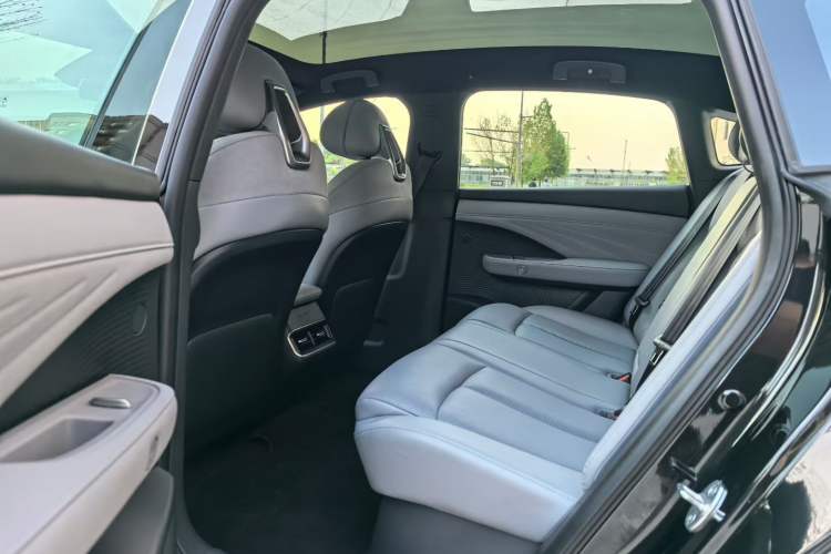 Used Nissan N7 2025 625 Pro Interior 3