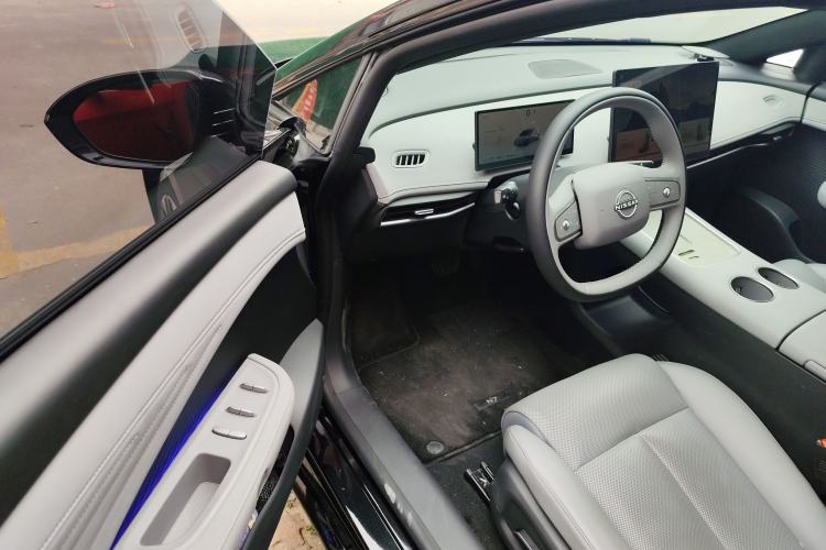 Used Nissan N7 2025 510 Pro Interior 3