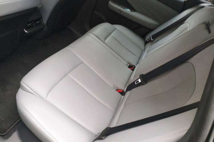 Used Nissan N7 2025 510 Pro Interior 4