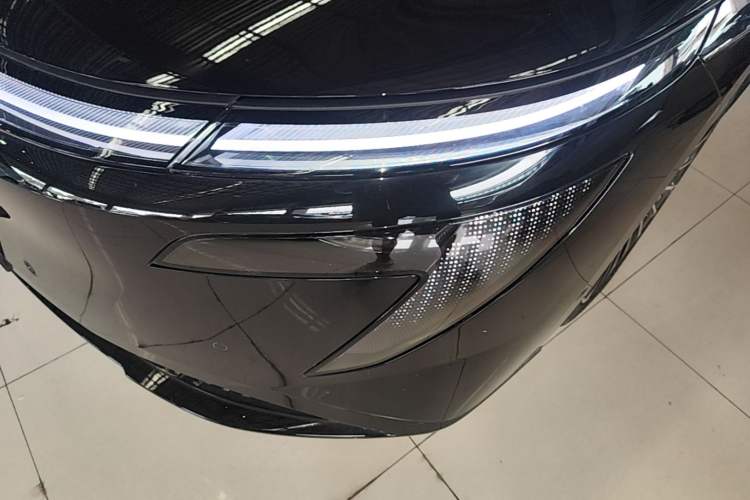 Used Nissan N7 2025 625 Max Left Front Headlight
