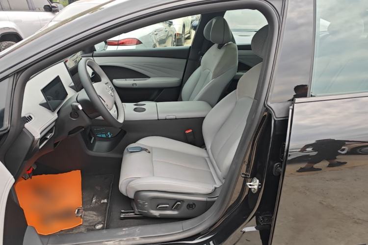 Used Nissan N7 2025 625 Pro Left Front Seat