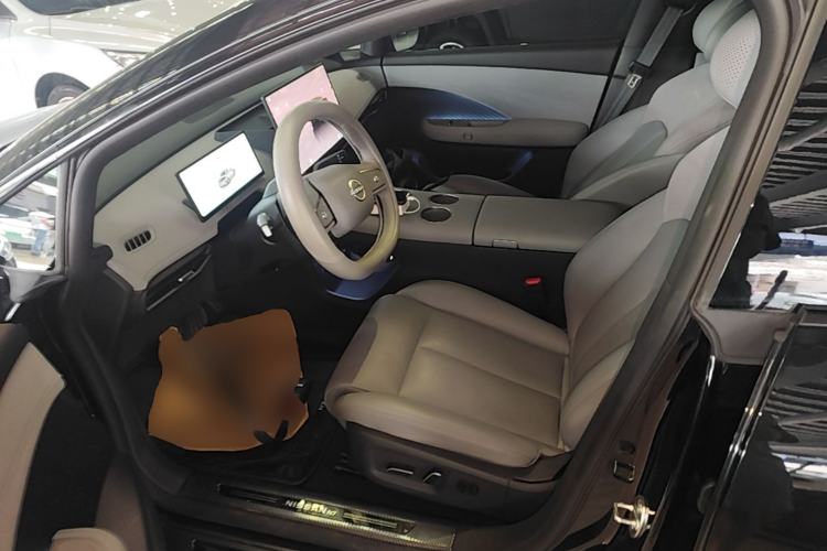 Used Nissan N7 2025 625 Max Left Front Seat