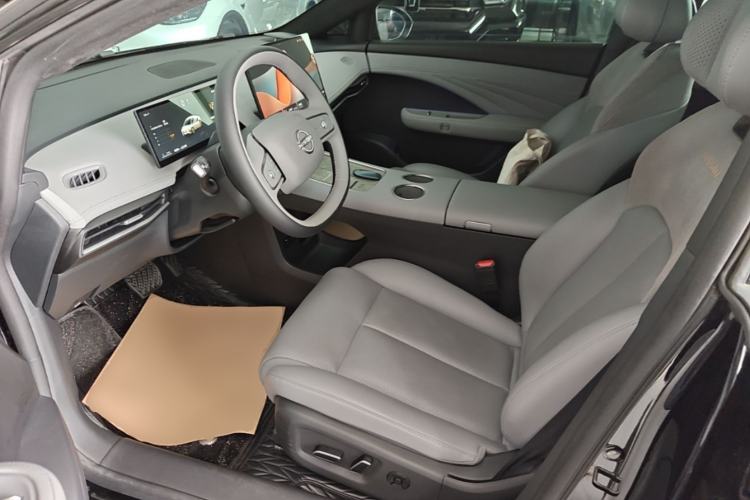 Used Nissan N7 2025 510 Max Left Front Seat