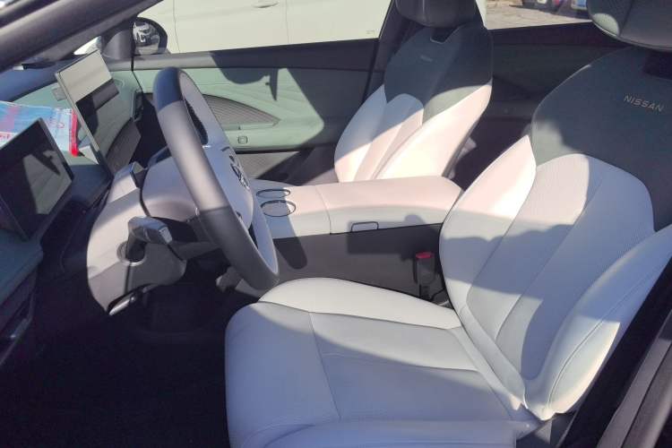 Used Nissan N7 2025 510 Max Left Front Seat