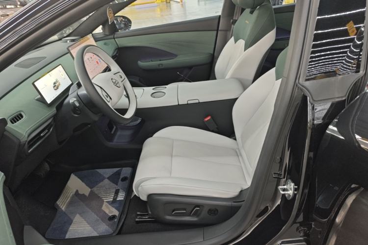 Used Nissan N7 2025 510 Max Left Front Seat