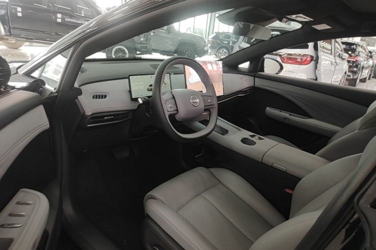 Used Nissan N7 2025 625 Pro Left Front Seat