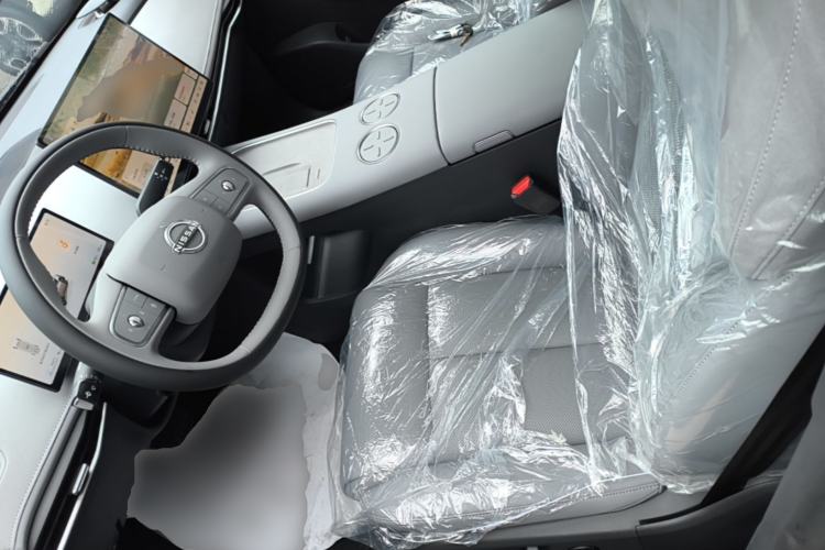 Used Nissan N7 2025 625 Pro Left Front Seat