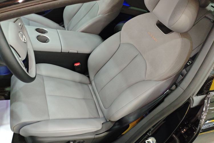 Used Nissan N7 2025 625 Max Left Front Seat