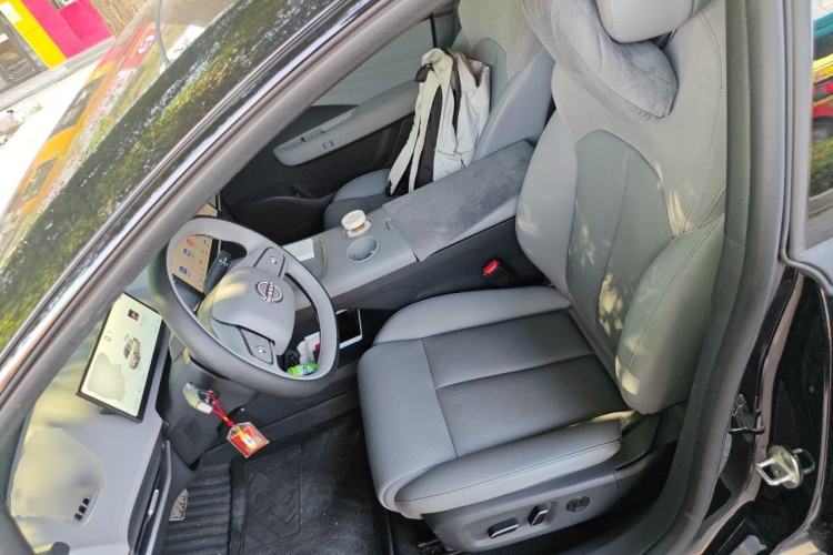 Used Nissan N7 2025 625 Max Left Front Seat