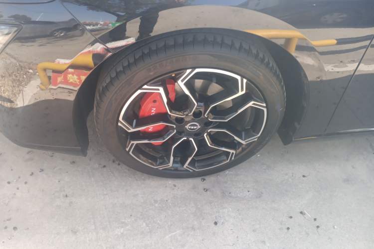 Used Nissan N7 2025 625 Pro Left Front Wheel Hub