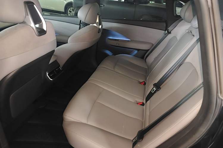 Used Nissan N7 2025 625 Max Left Rear Seat