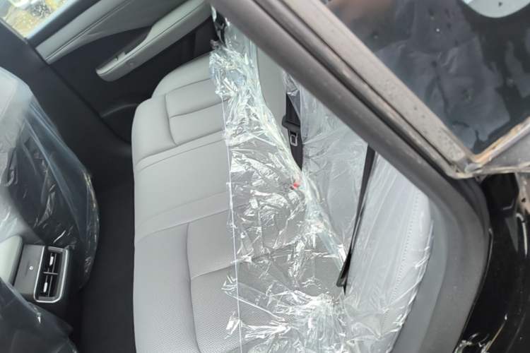 Used Nissan N7 2025 625 Pro Left Rear Seat
