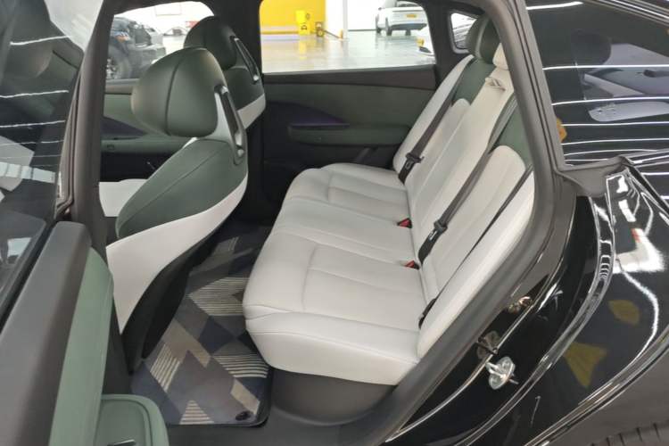 Used Nissan N7 2025 510 Max Left Rear Seat