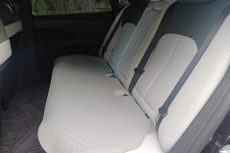 Used Nissan N7 2025 510 Pro Left Rear Seat