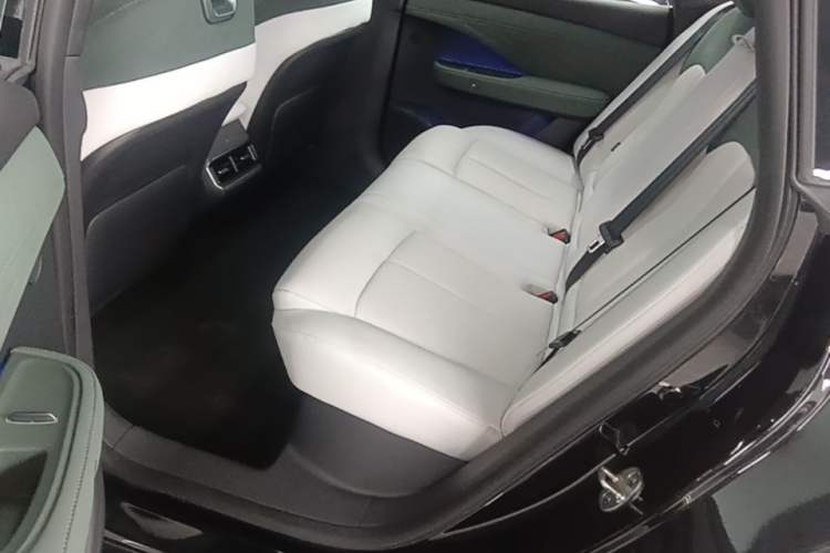 Used Nissan N7 2025 510 Pro Left Rear Seat