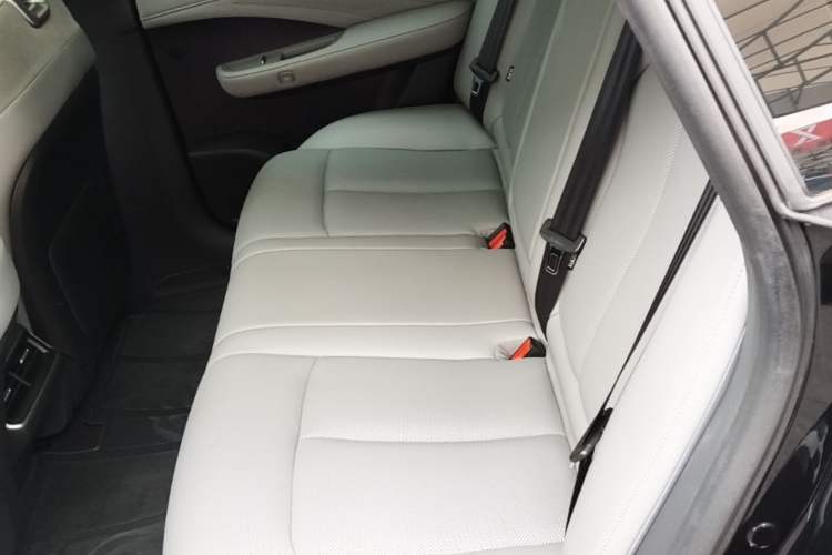 Used Nissan N7 2025 625 Max Left Rear Seat