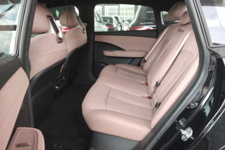 Used Nissan N7 2025 625 Max Left Rear Seat
