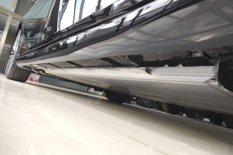 Used Nissan N7 2025 625 Max Left Side Sill