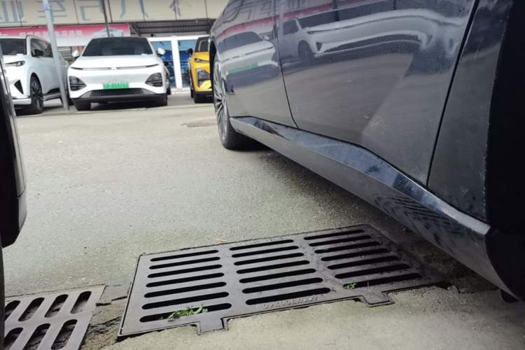 Used Nissan N7 2025 625 Max Left Side Sill