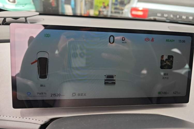 Used Nissan N7 2025 625 Pro Odometer Close Up