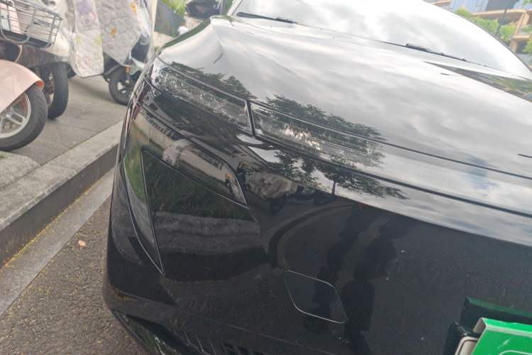 Used Nissan N7 2025 625 Max Right Front Headlight