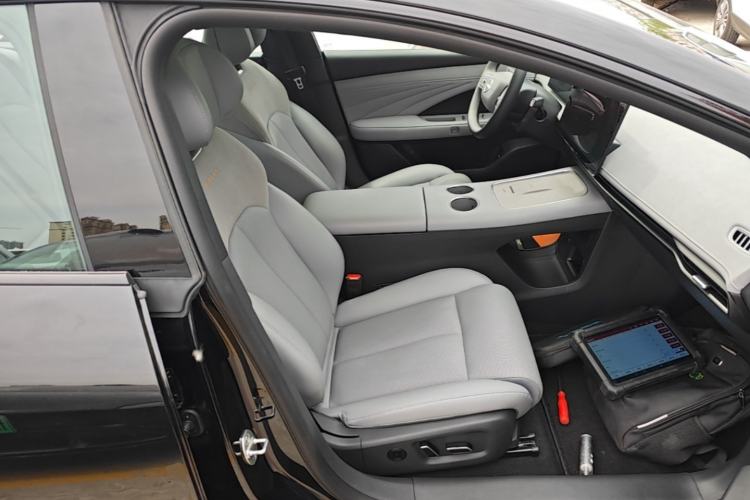 Used Nissan N7 2025 625 Pro Right Front Seat