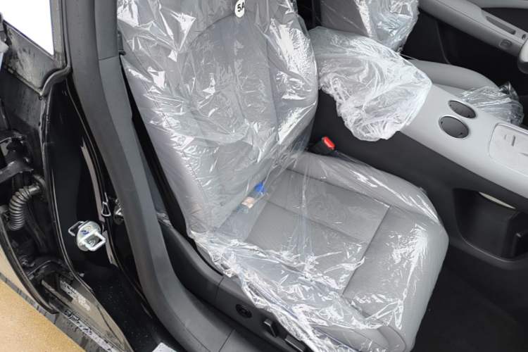 Used Nissan N7 2025 510 Pro Right Front Seat