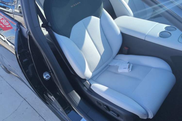 Used Nissan N7 2025 510 Max Right Front Seat