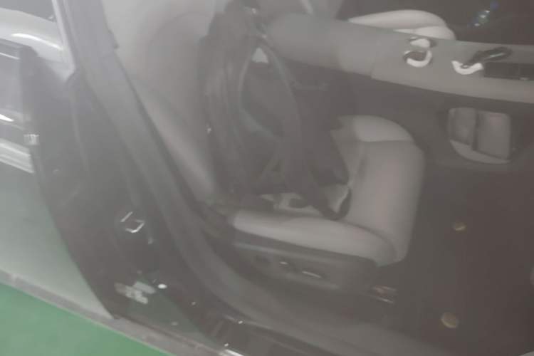 Used Nissan N7 2025 510 Max Right Front Seat