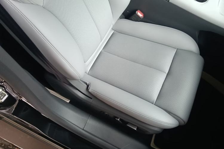 Used Nissan N7 2025 510 Max Right Front Seat